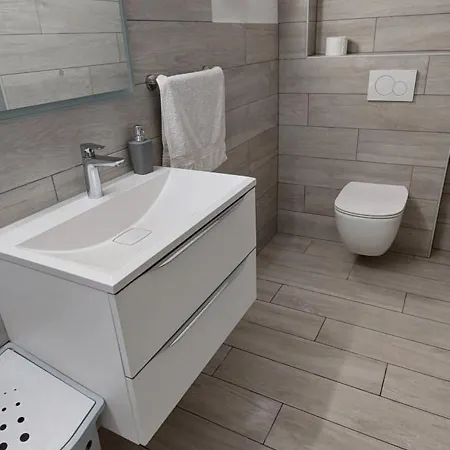 Nogica Apartma Otocec