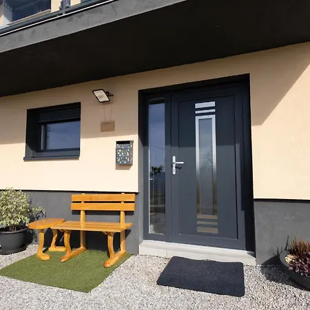 Apartman Nogica *